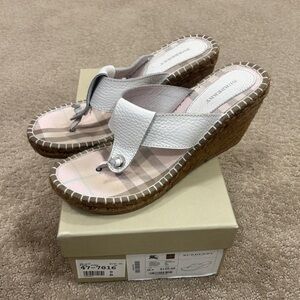 BURBERRY LONDON White Leather Thong Espadrille Wedge Sandals - 38
